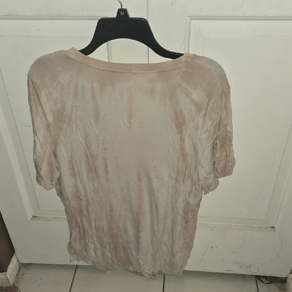 Old Navy Cream Relaxed Short Sleeve Tee - Picture 3 of 4
